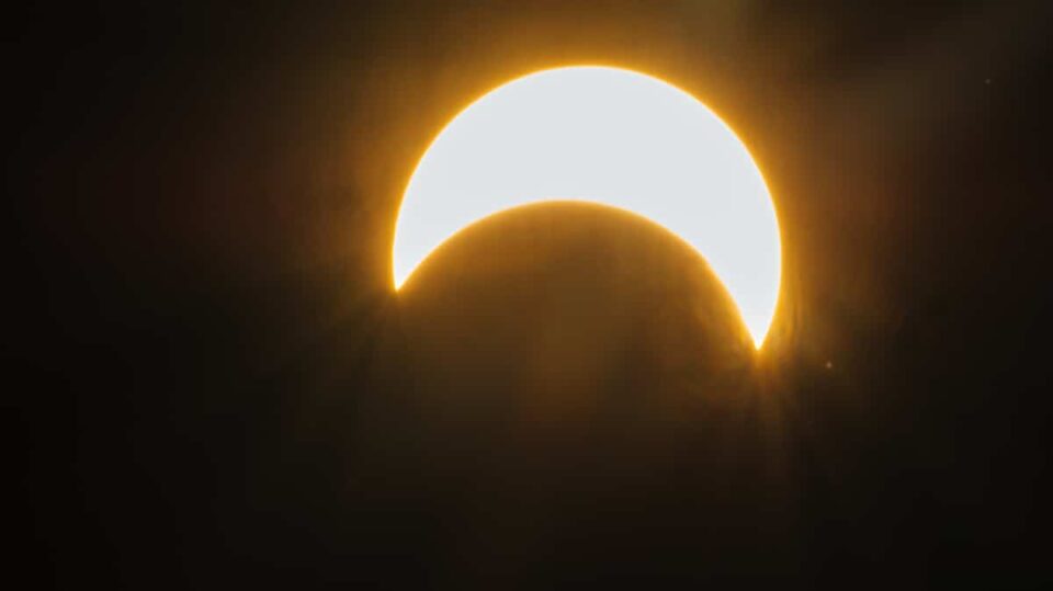 Éclipse solaire: l’observation à l’école «hautement encouragée» par Québec